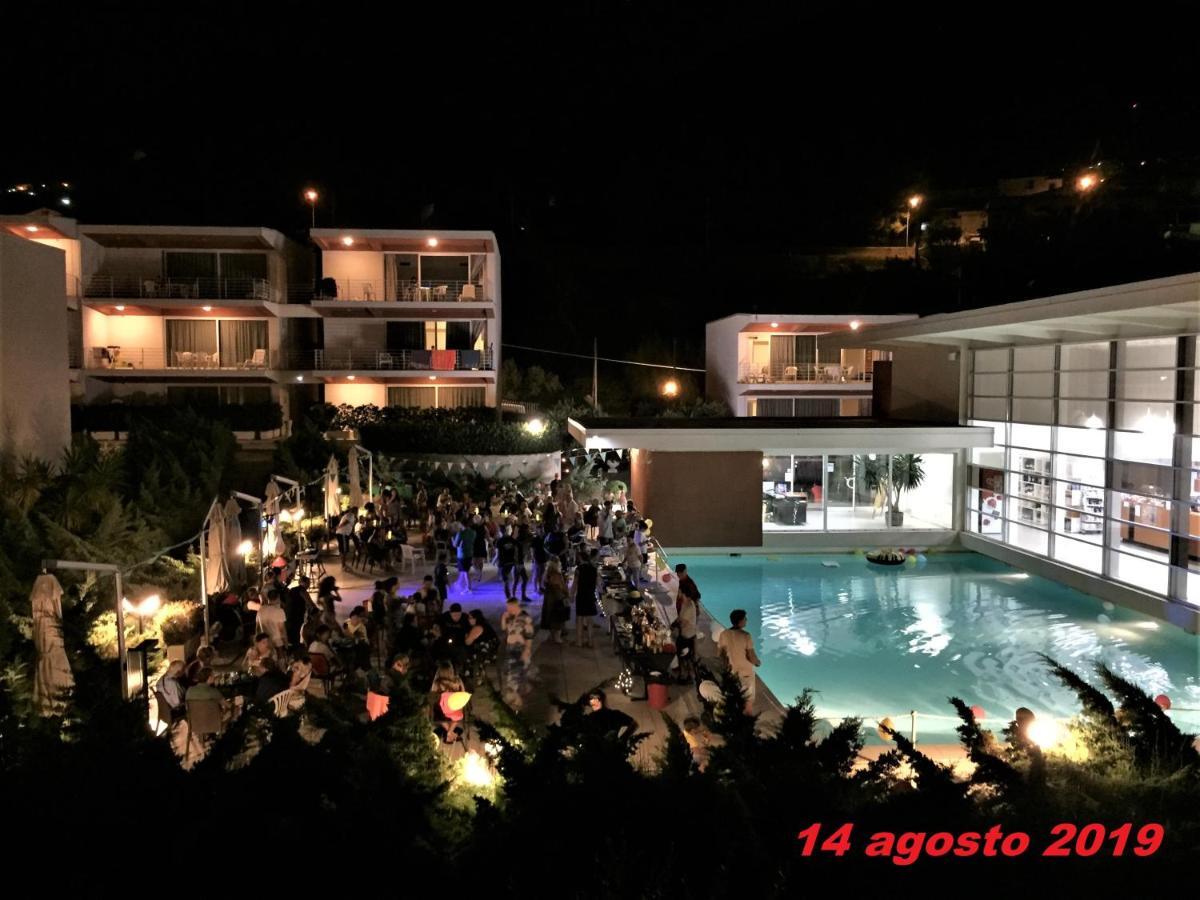 Sporting Club Resort Praia a Mare Buitenkant foto